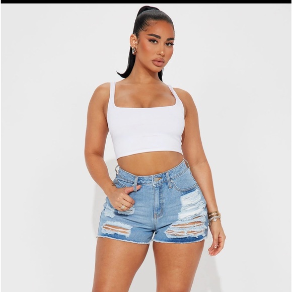 Fashion nova Ripped non stretch Denim shorts - size 9 - Picture 1 of 4